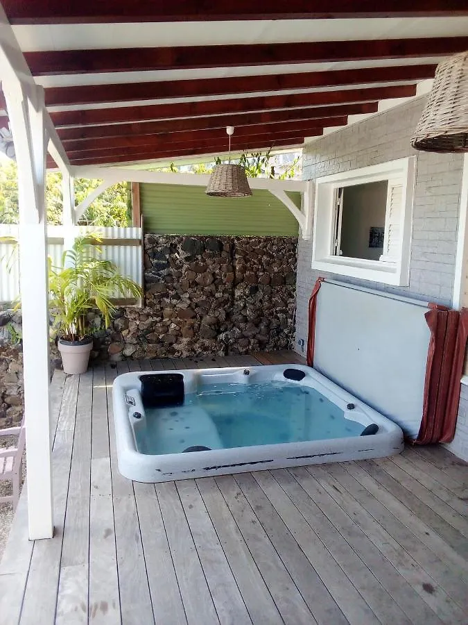 Appartement d'une chambre avec vue sur la ville jacuzzi et jardin clos a Le Vauclin a 2 km de la plage