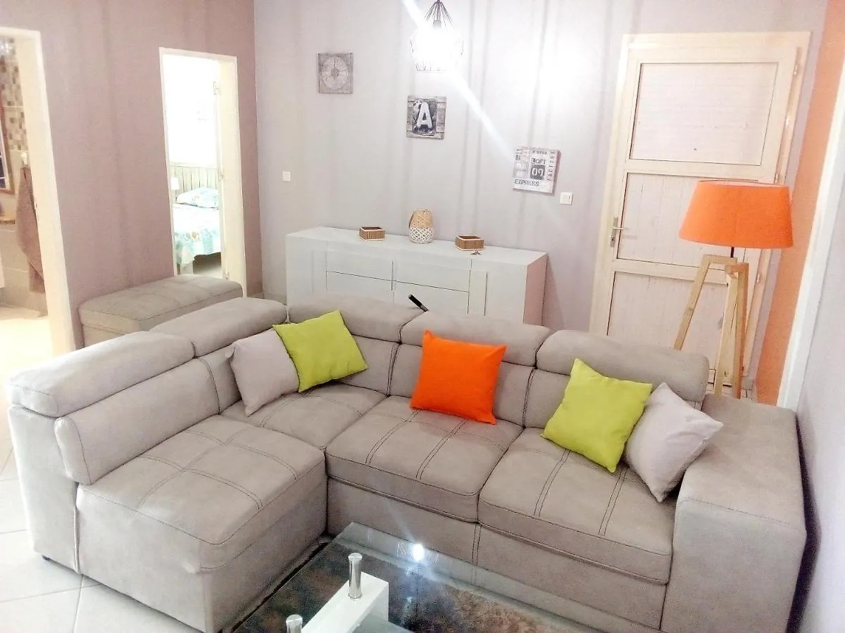 Appartement d'une chambre avec vue sur la ville jacuzzi et jardin clos a Le Vauclin a 2 km de la plage Martinique