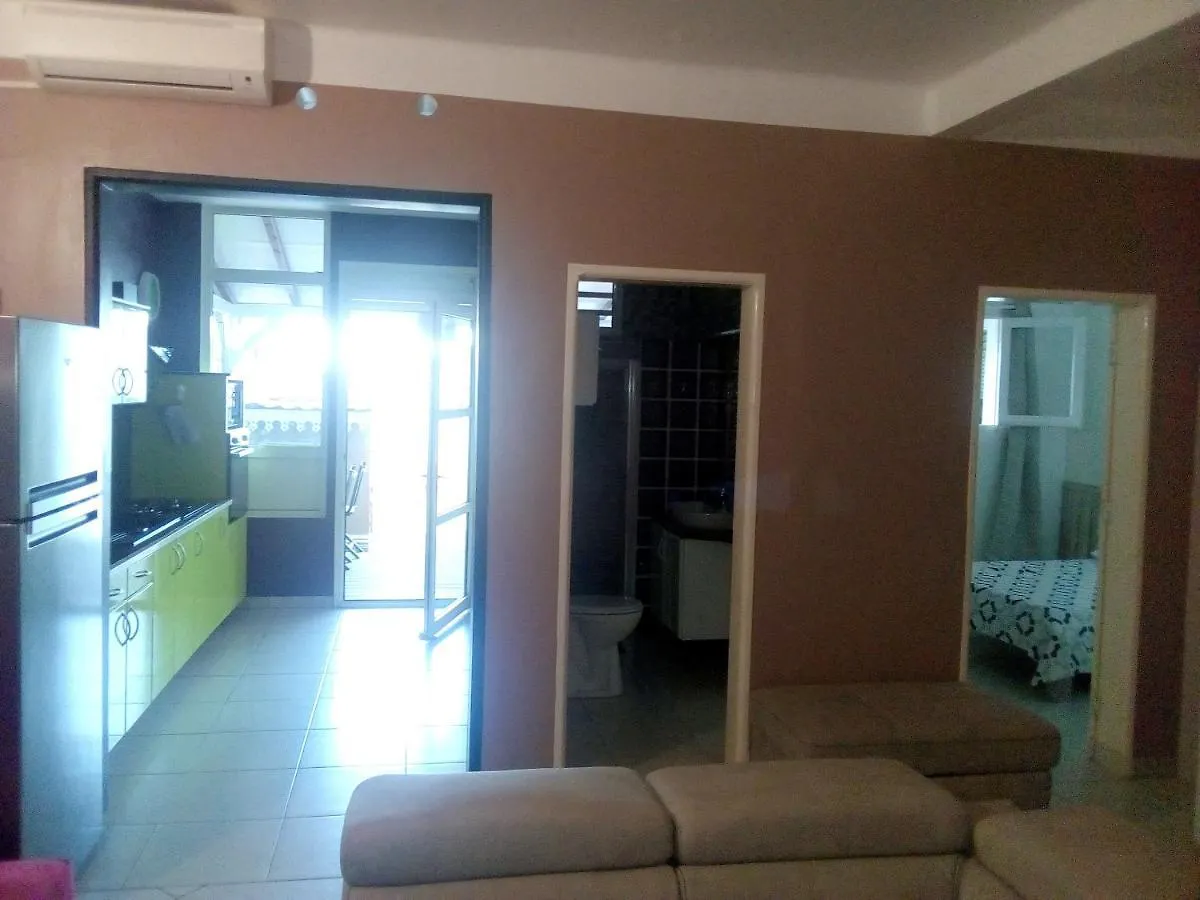 Appartement d'une chambre avec vue sur la ville jacuzzi et jardin clos a Le Vauclin a 2 km de la plage