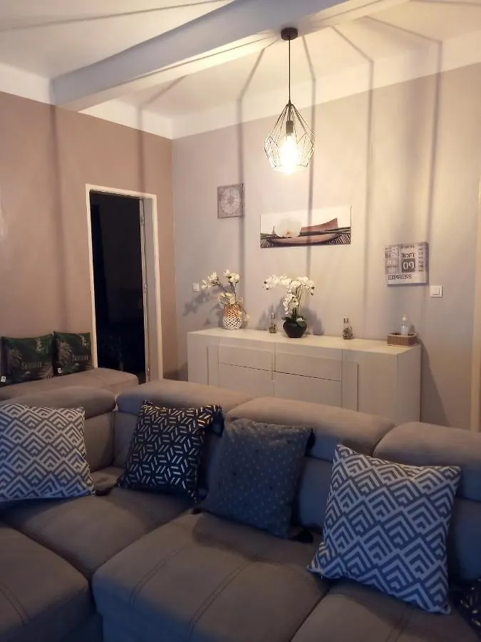 Appartement d'une chambre avec vue sur la ville jacuzzi et jardin clos a Le Vauclin a 2 km de la plage Martinique