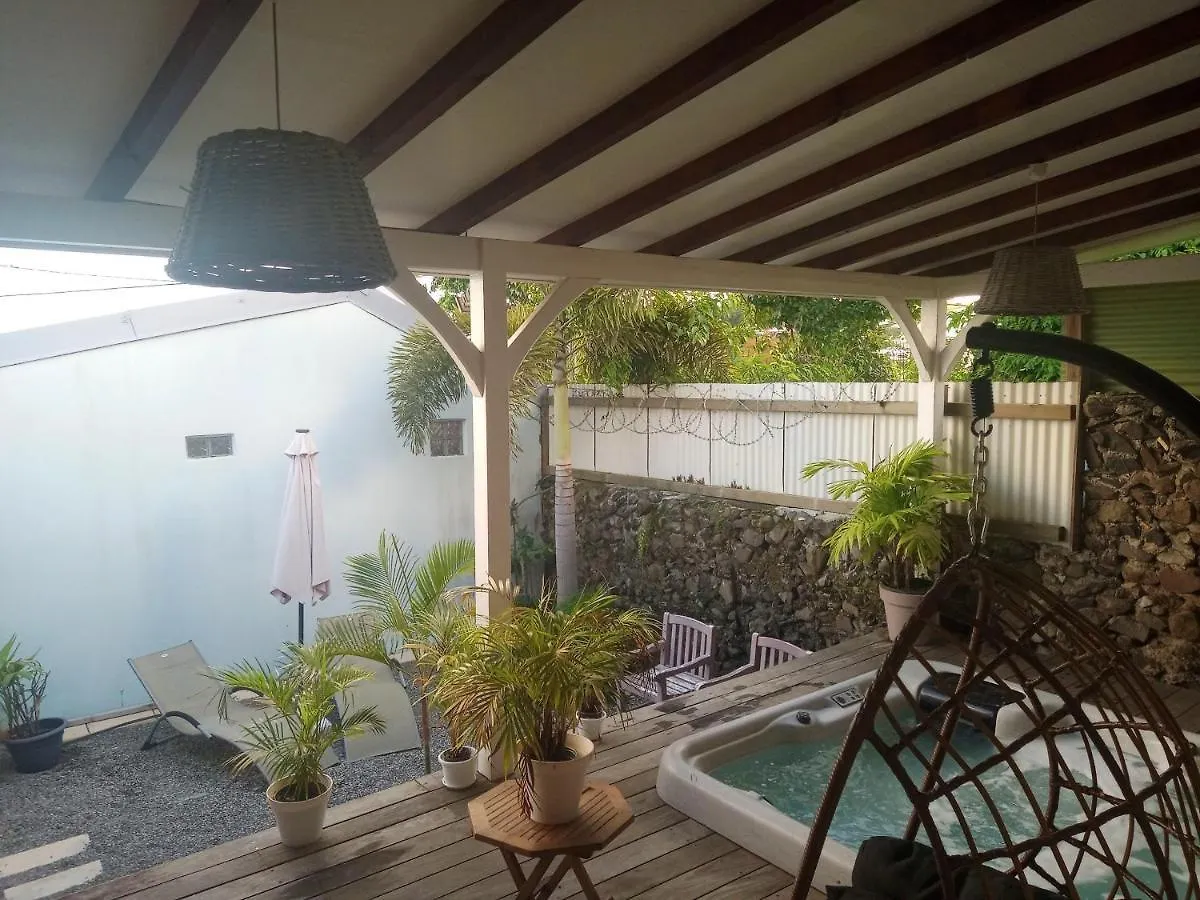 Appartement d'une chambre avec vue sur la ville jacuzzi et jardin clos a Le Vauclin a 2 km de la plage