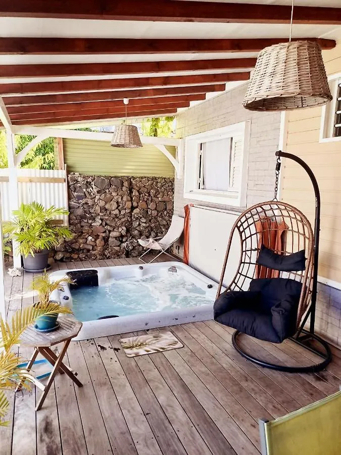 Appartement d'une chambre avec vue sur la ville jacuzzi et jardin clos a Le Vauclin a 2 km de la plage