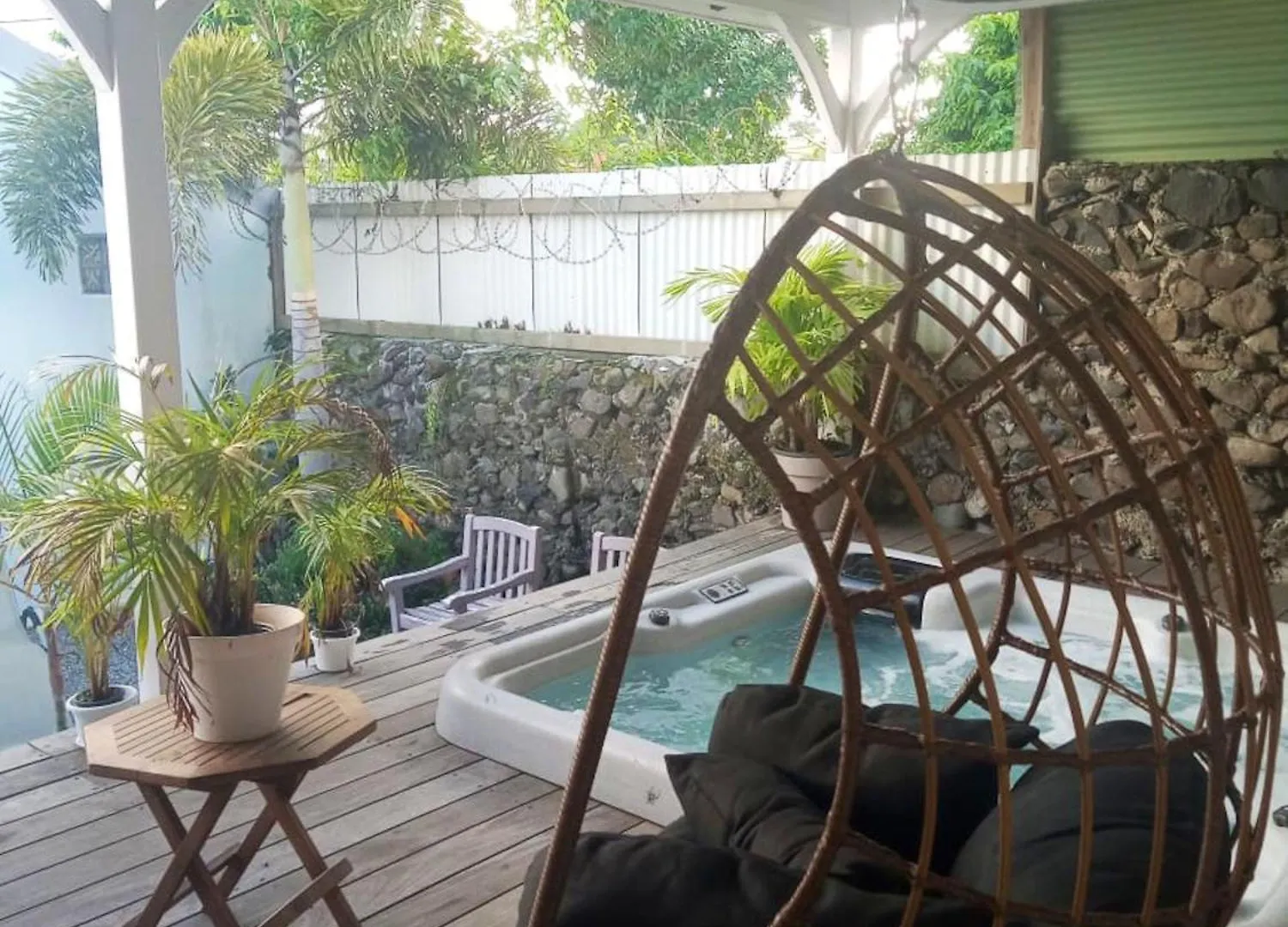 Appartement d'une chambre avec vue sur la ville jacuzzi et jardin clos a Le Vauclin a 2 km de la plage